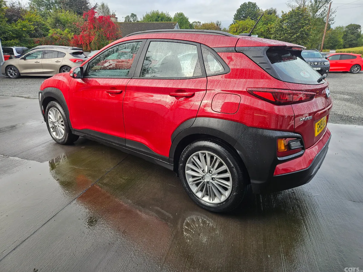 Hyundai KONA Hatchback, Petrol, 2019, Red