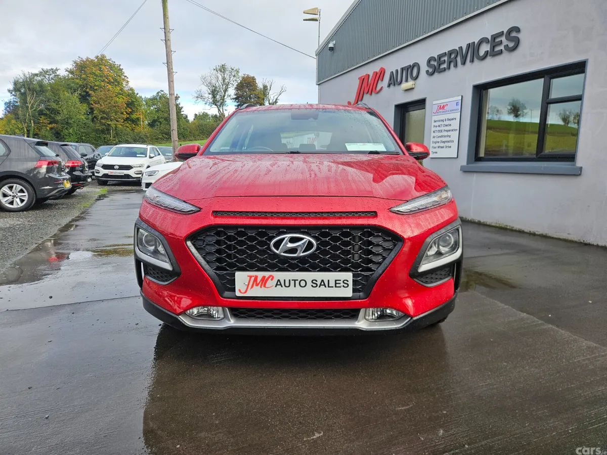 Hyundai KONA Hatchback, Petrol, 2019, Red