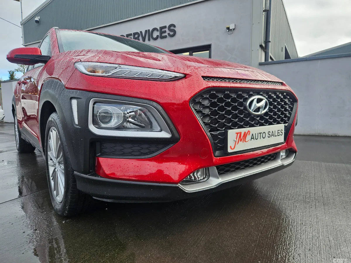 Hyundai KONA Hatchback, Petrol, 2019, Red