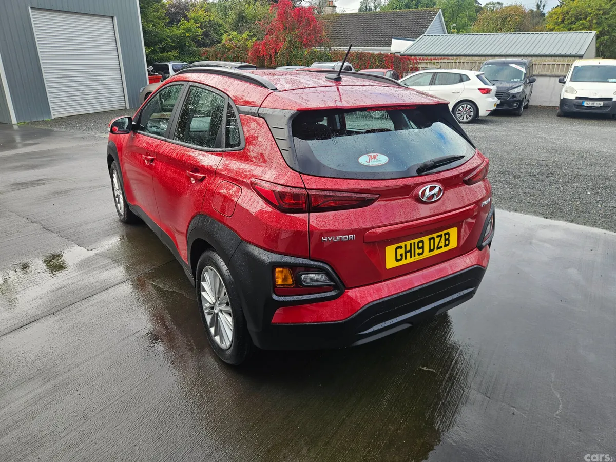 Hyundai KONA Hatchback, Petrol, 2019, Red