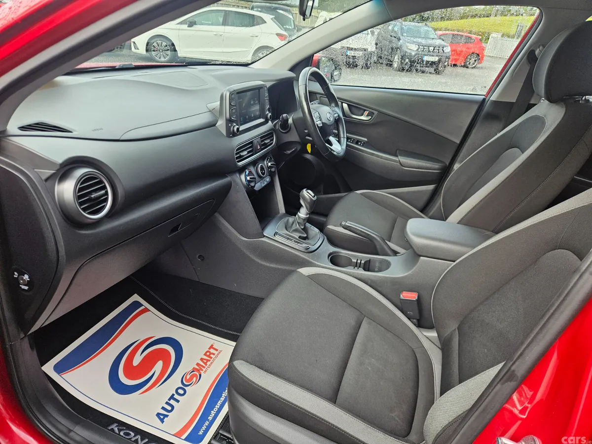 Hyundai KONA Hatchback, Petrol, 2019, Red