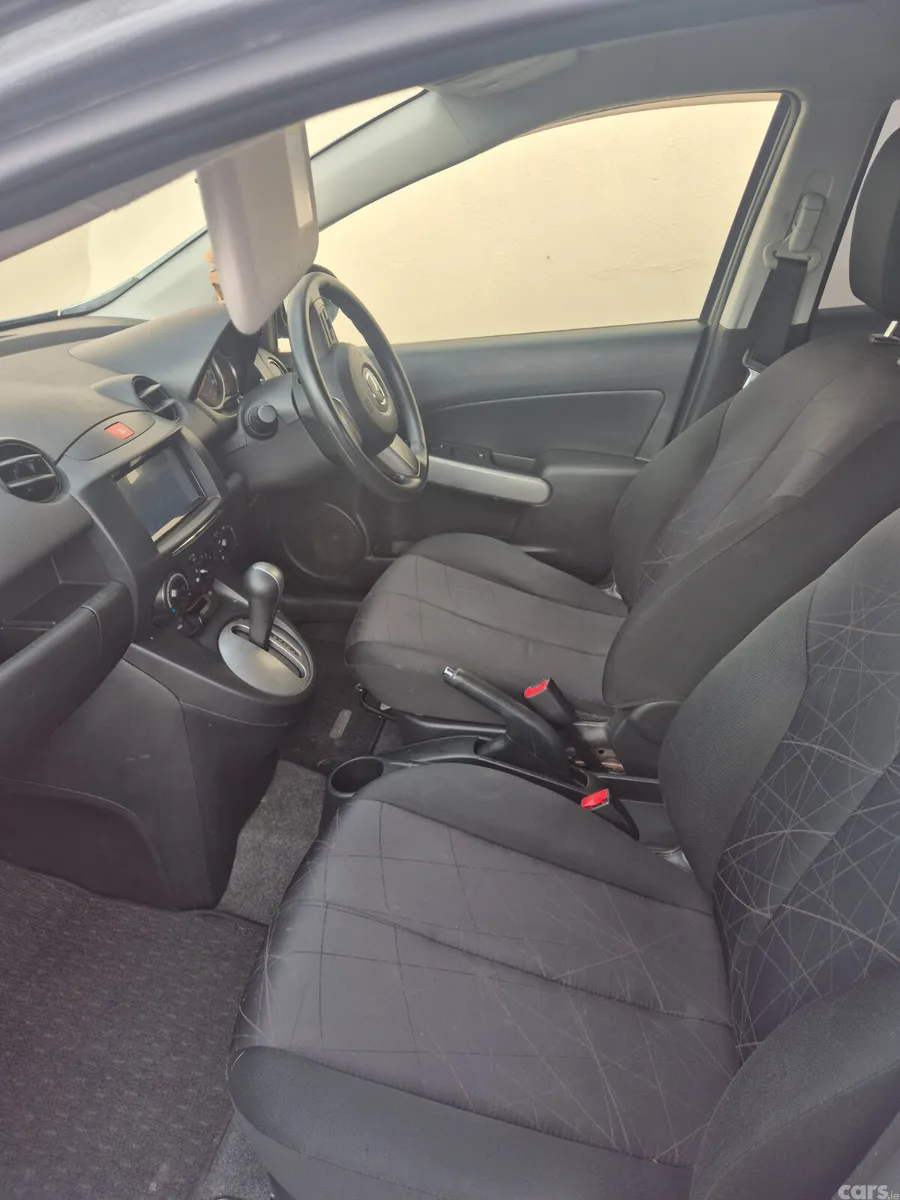 Mazda Demio MPV, Petrol, 2013, Silver