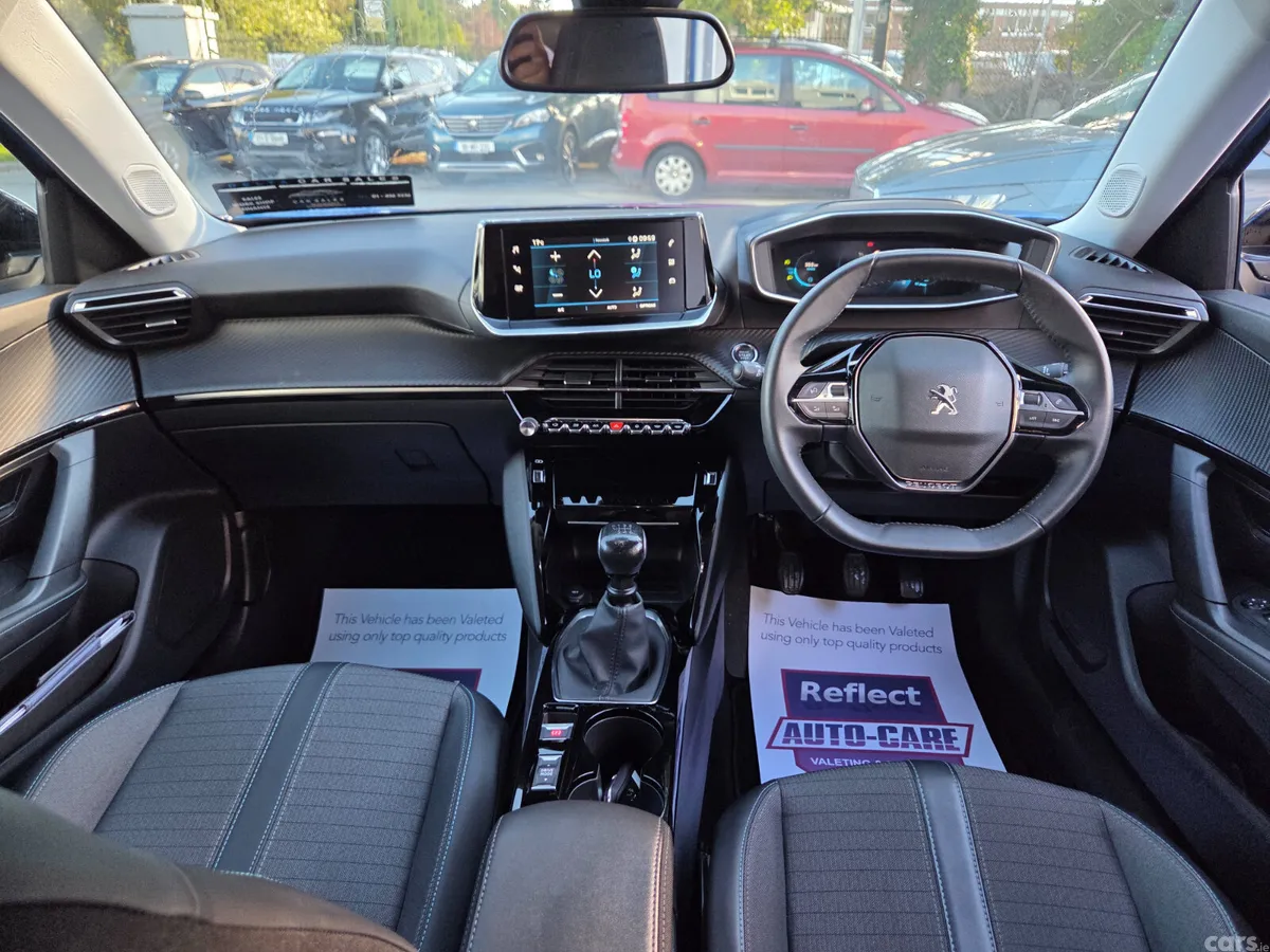 Peugeot 2008 MPV, Petrol, 2022, Blue