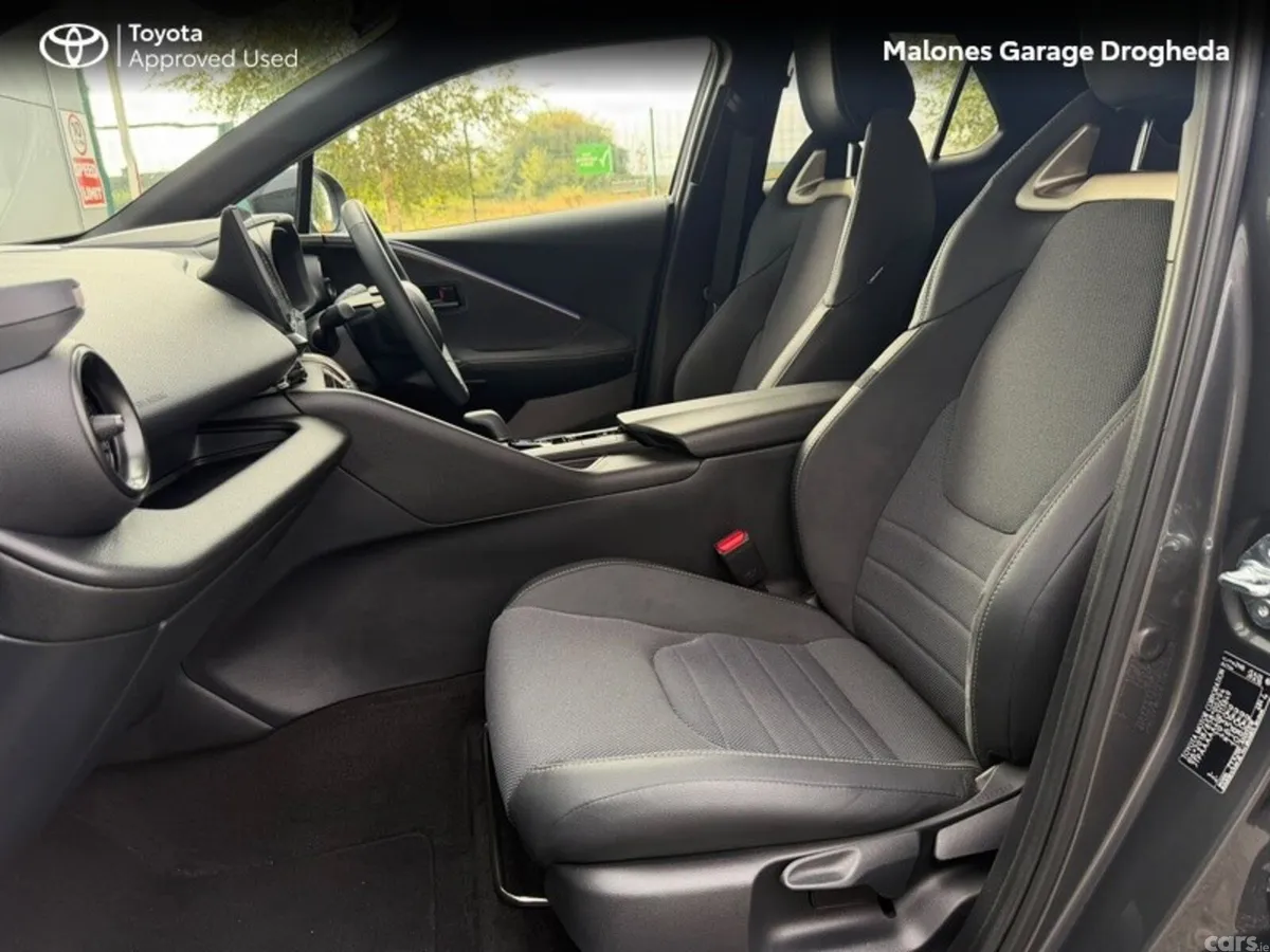 Toyota C-HR SUV, Petrol Hybrid, 2025, Grey