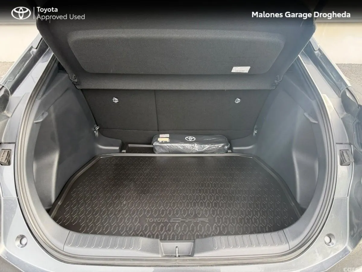 Toyota C-HR SUV, Petrol Hybrid, 2025, Grey