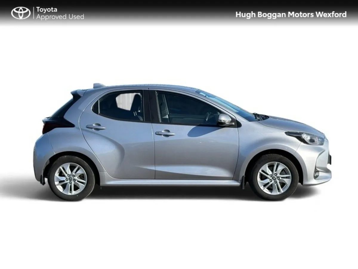 Toyota Yaris Hatchback, Petrol Hybrid, 2023, Grey
