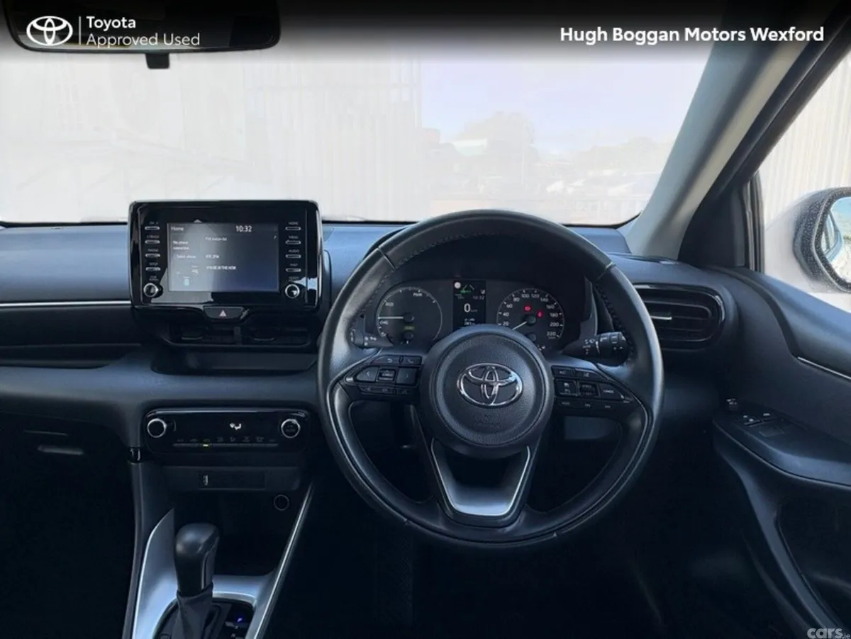 Toyota Yaris Hatchback, Petrol Hybrid, 2023, Grey