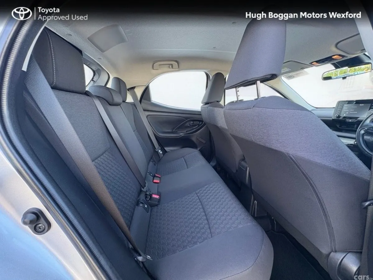 Toyota Yaris Hatchback, Petrol Hybrid, 2023, Grey