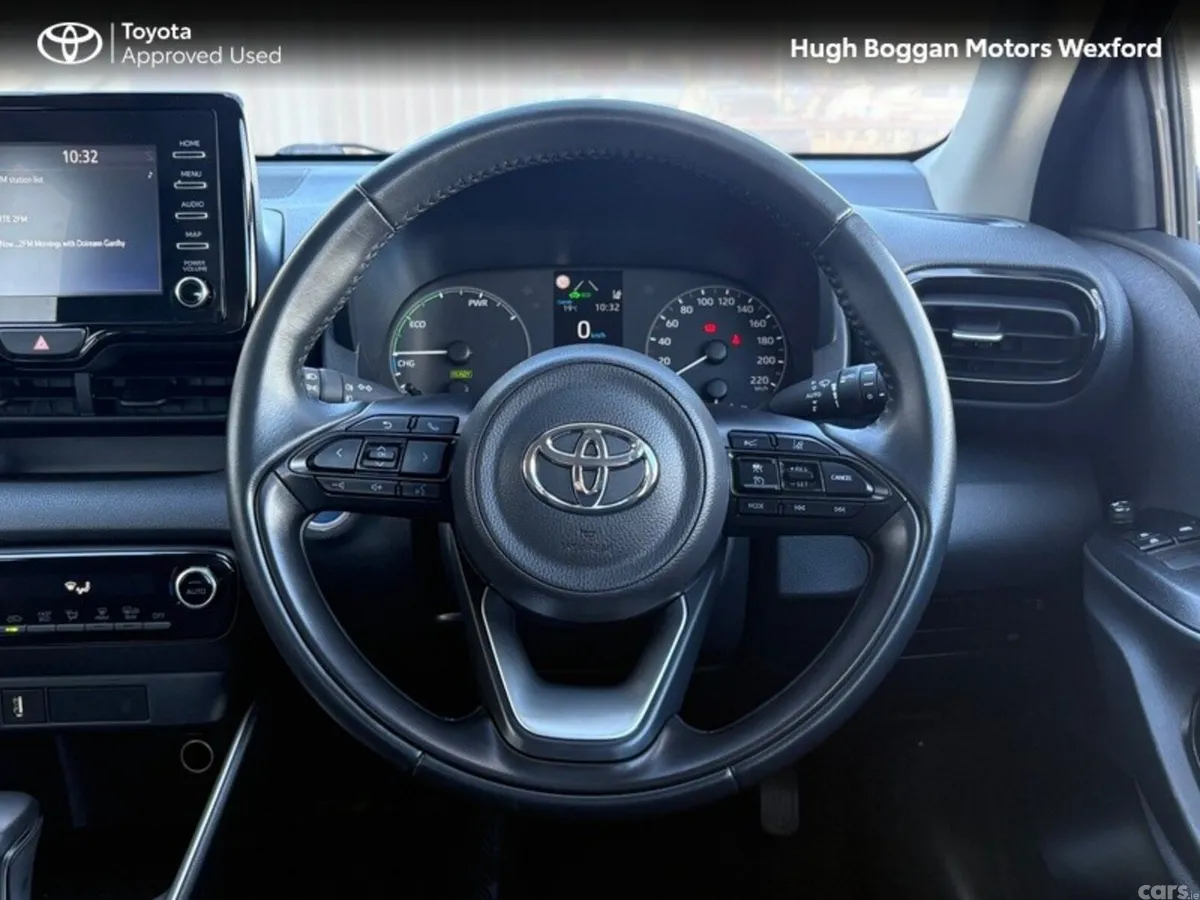 Toyota Yaris Hatchback, Petrol Hybrid, 2023, Grey