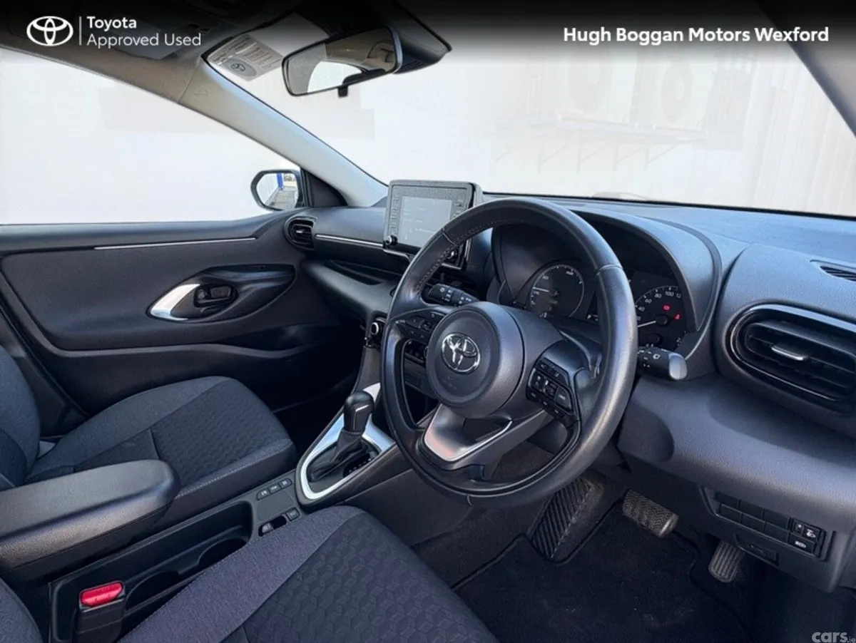 Toyota Yaris Hatchback, Petrol Hybrid, 2023, Grey