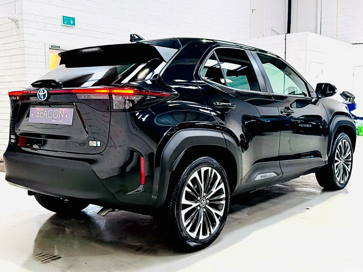 Toyota Yaris Cross SUV, Petrol Hybrid, 2024, Black