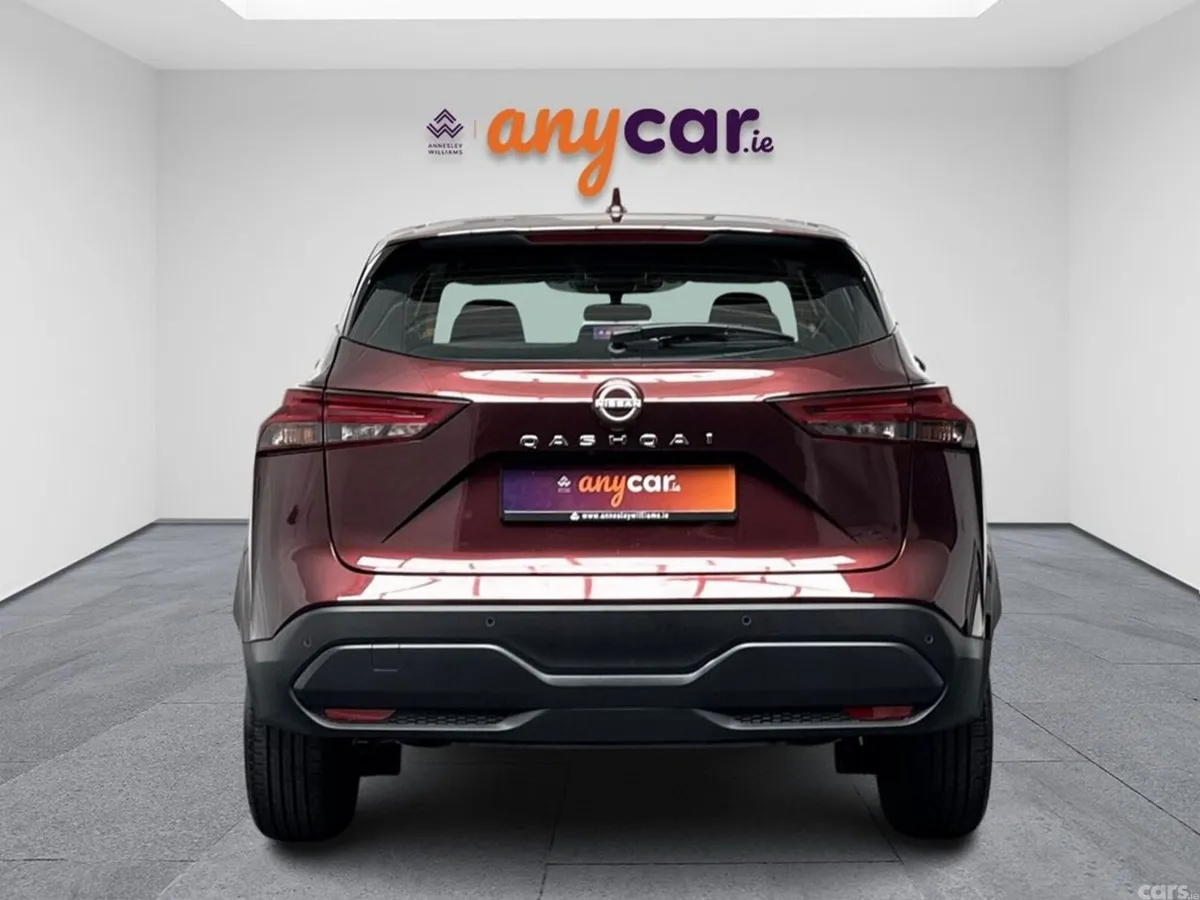 Nissan Qashqai MPV, Petrol, 2024, Red