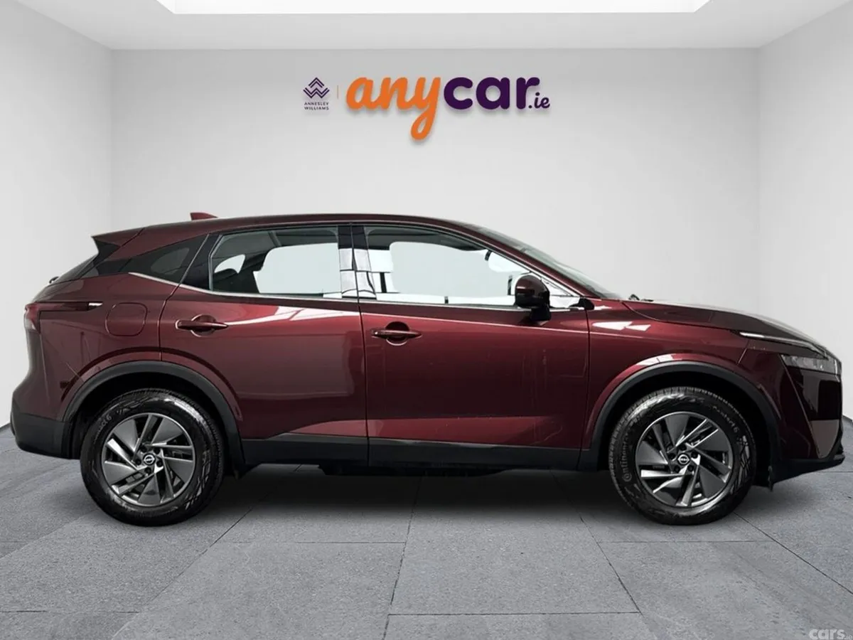 Nissan Qashqai MPV, Petrol, 2024, Red