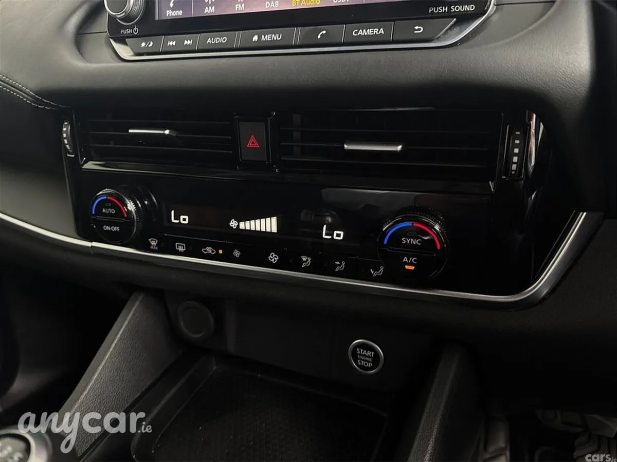 Nissan Qashqai MPV, Petrol, 2024, Red