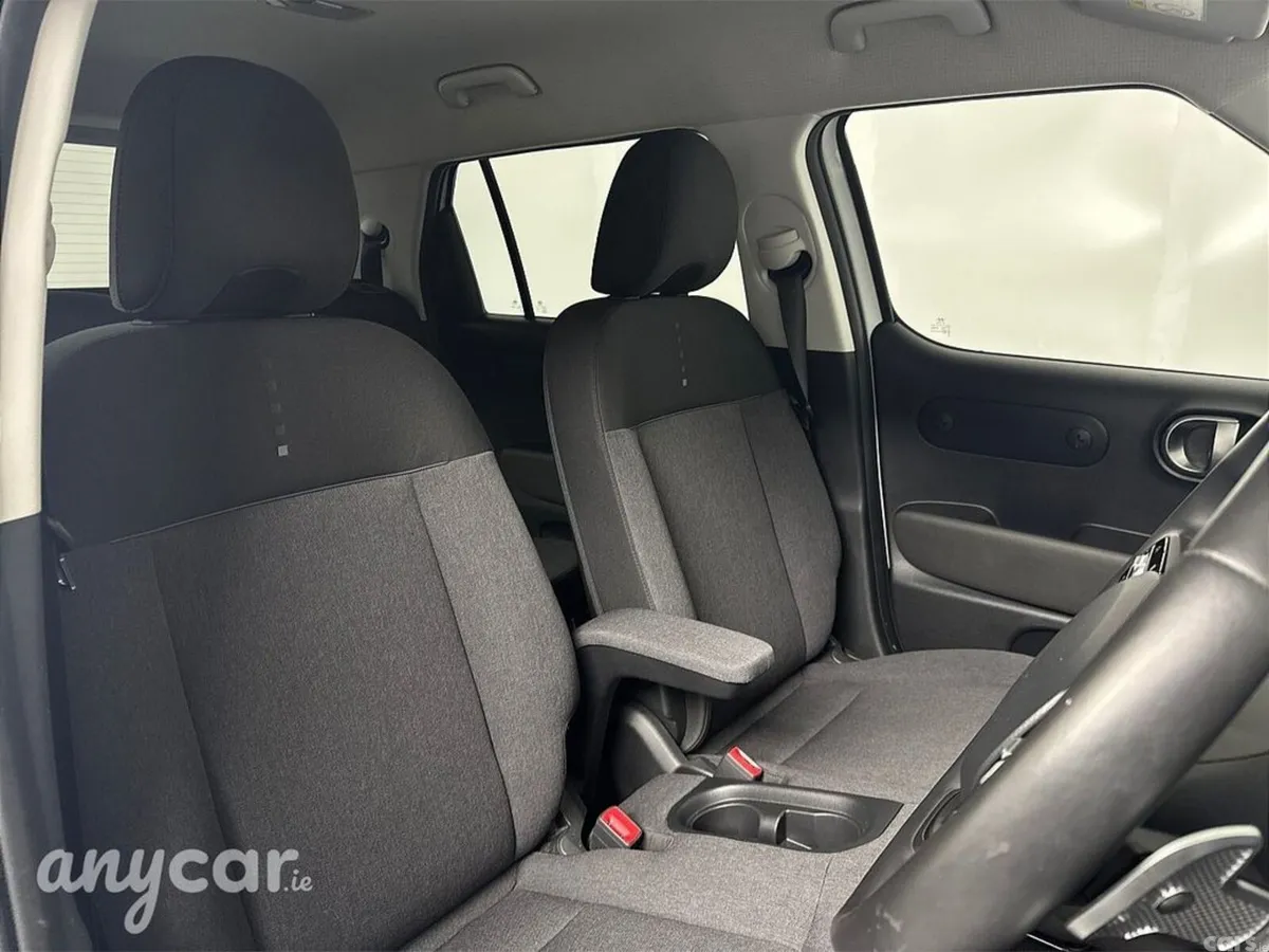 Hyundai INSTER MPV, Electric, 2025, White