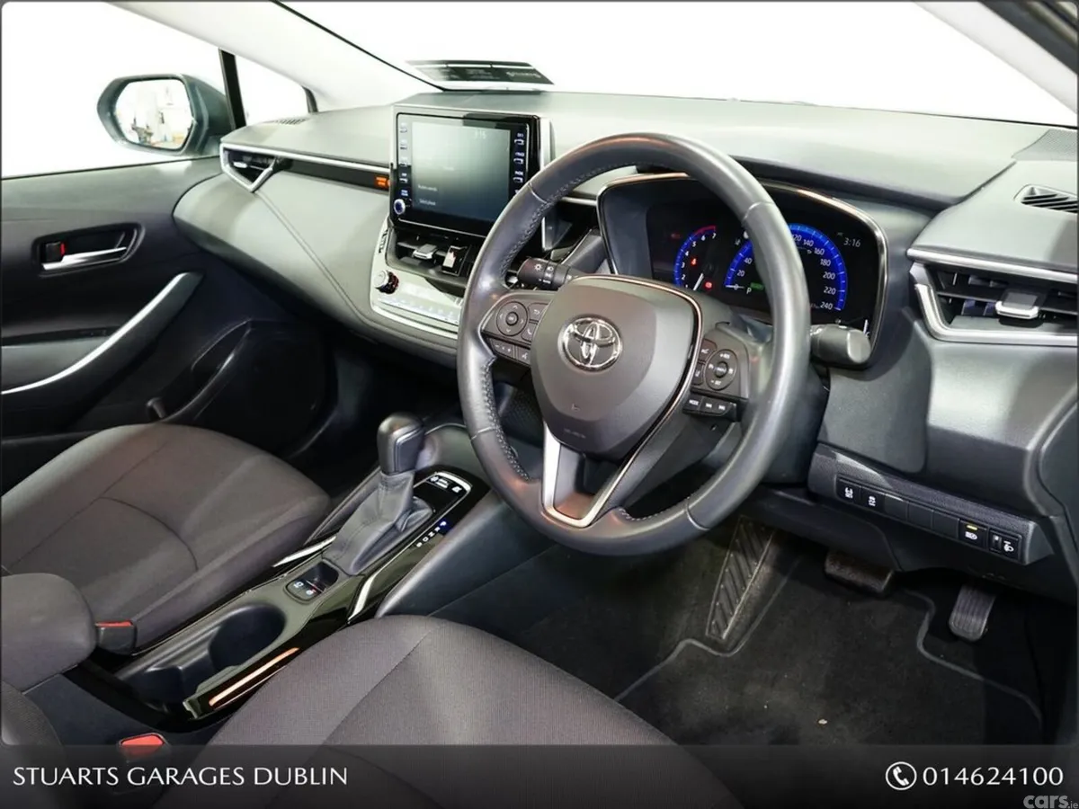 Toyota Corolla Saloon, Petrol Hybrid, 2022, Grey