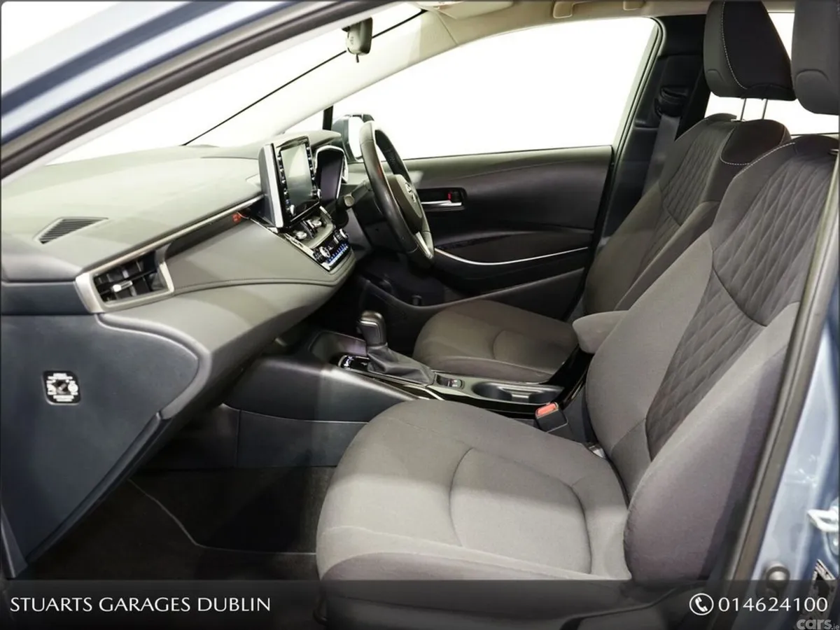 Toyota Corolla Saloon, Petrol Hybrid, 2022, Grey