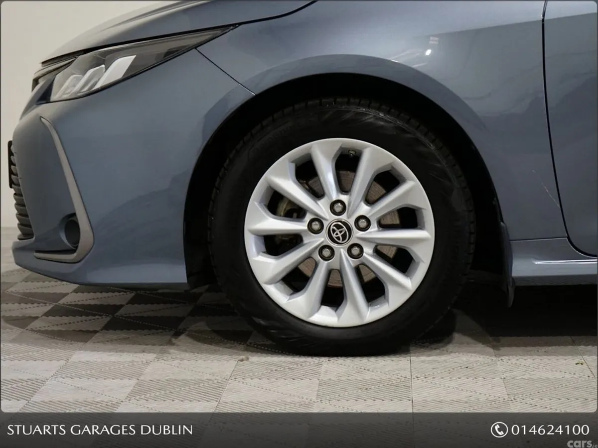 Toyota Corolla Saloon, Petrol Hybrid, 2022, Grey