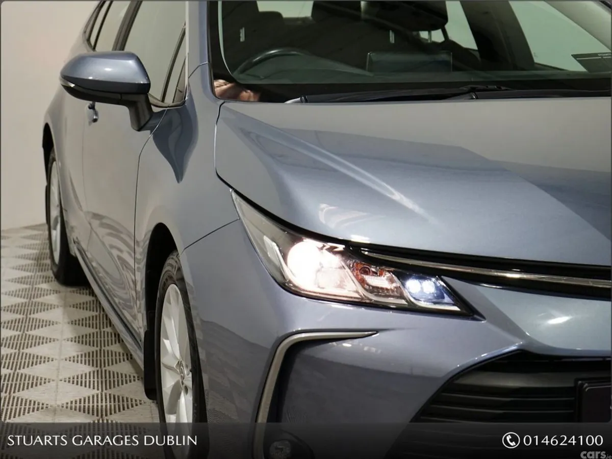 Toyota Corolla Saloon, Petrol Hybrid, 2022, Grey