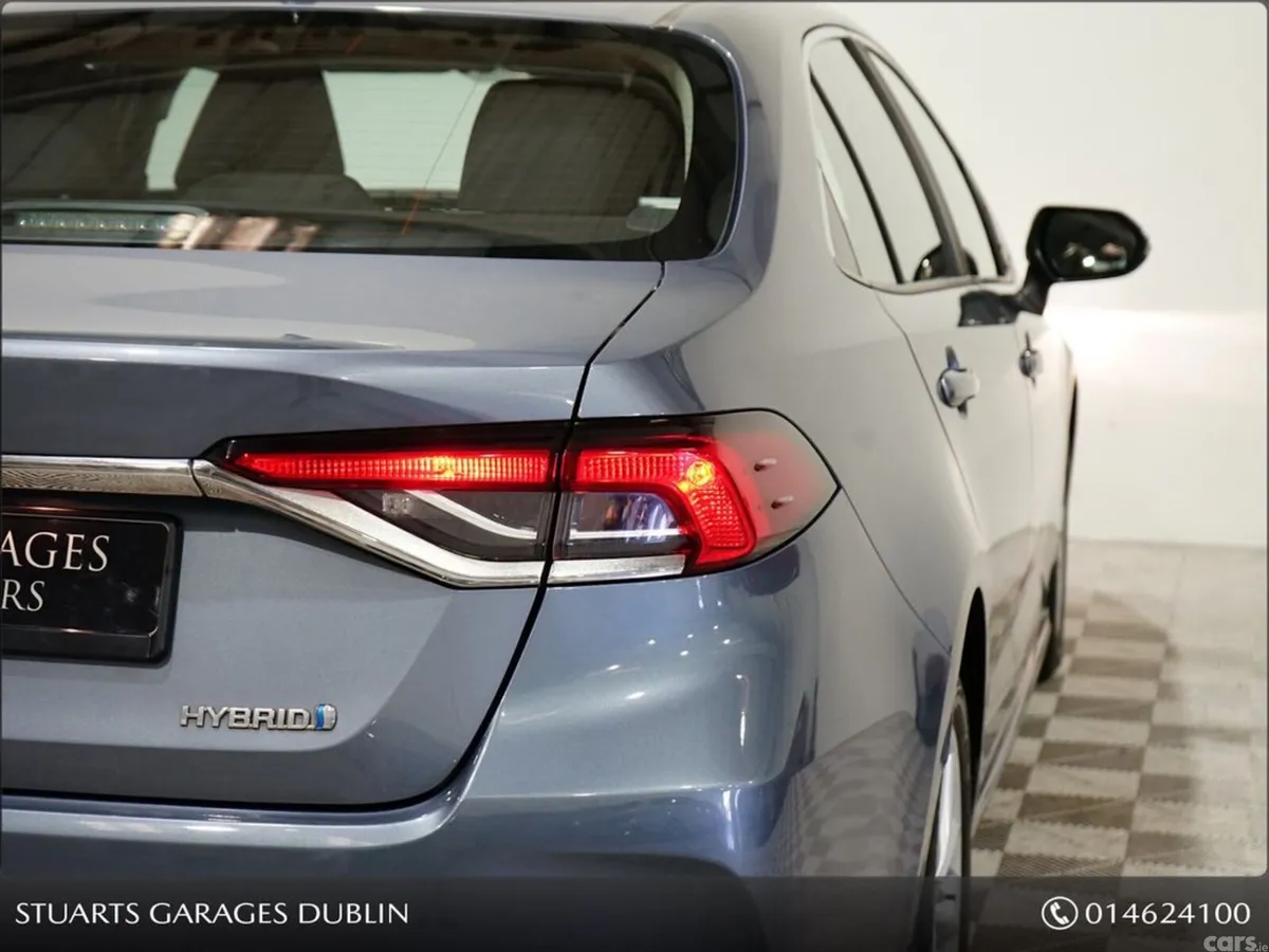 Toyota Corolla Saloon, Petrol Hybrid, 2022, Grey