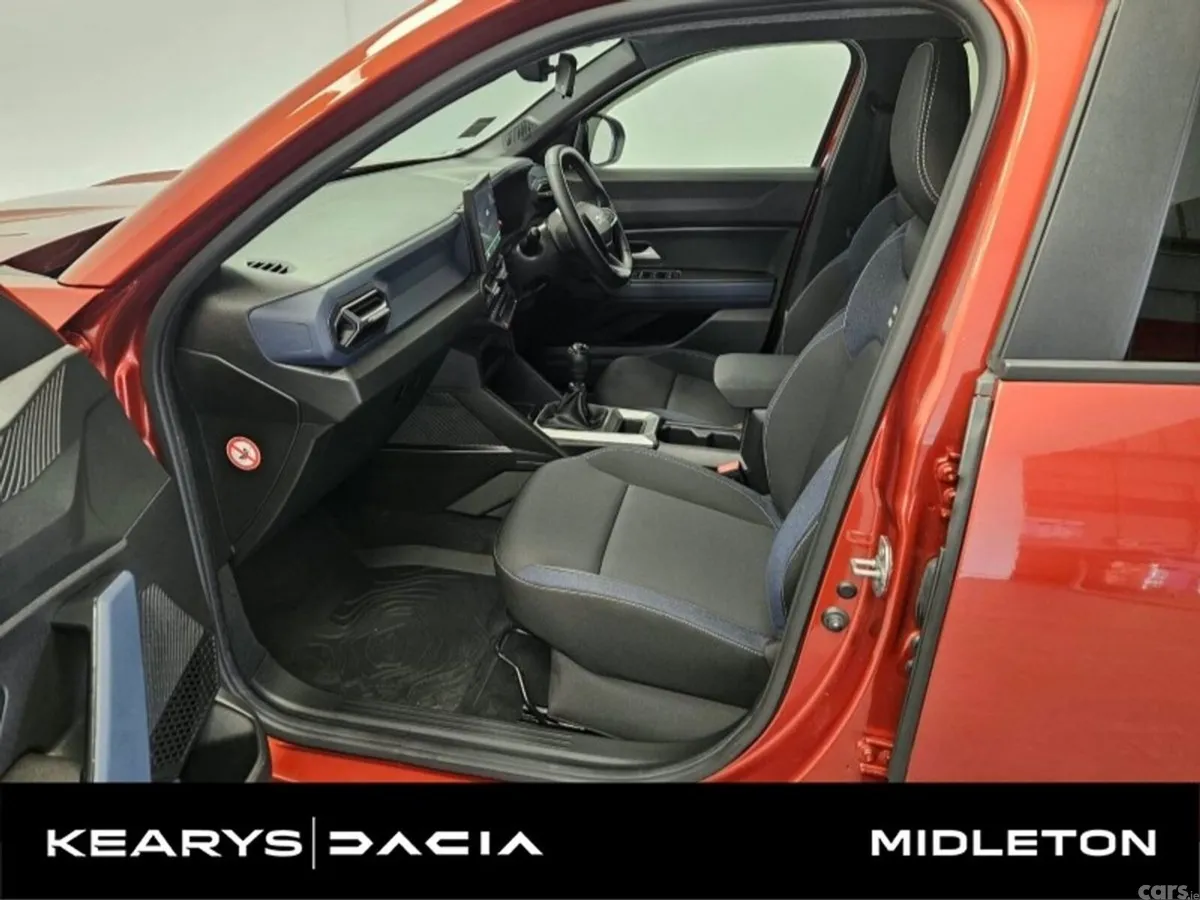 Dacia Duster SUV, Petrol Hybrid, 2025, Brown