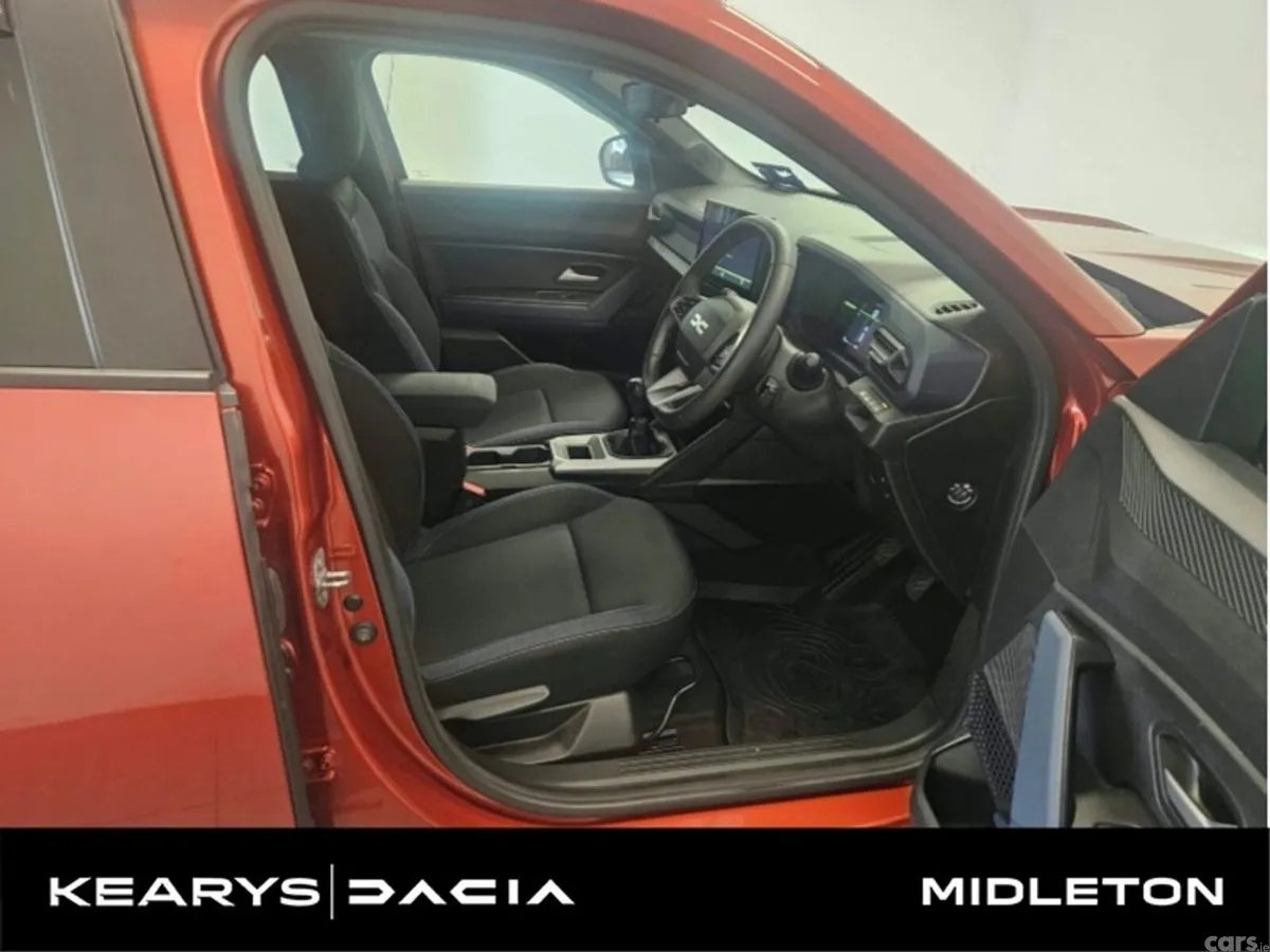 Dacia Duster SUV, Petrol Hybrid, 2025, Brown