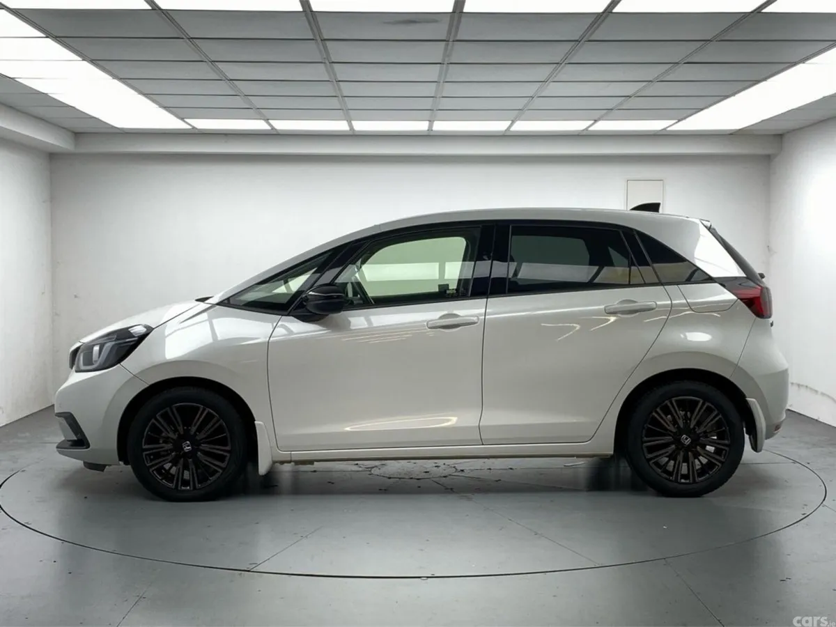 Honda Fit Hatchback, Petrol Hybrid, 2022, White