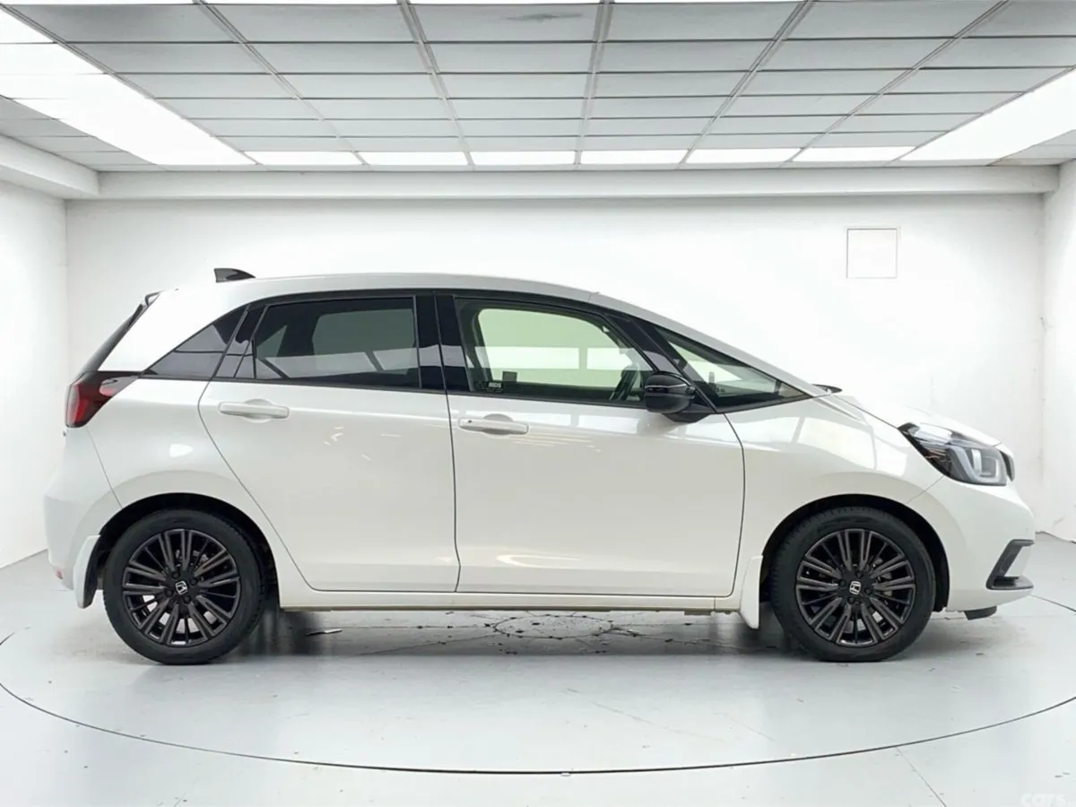 Honda Fit Hatchback, Petrol Hybrid, 2022, White