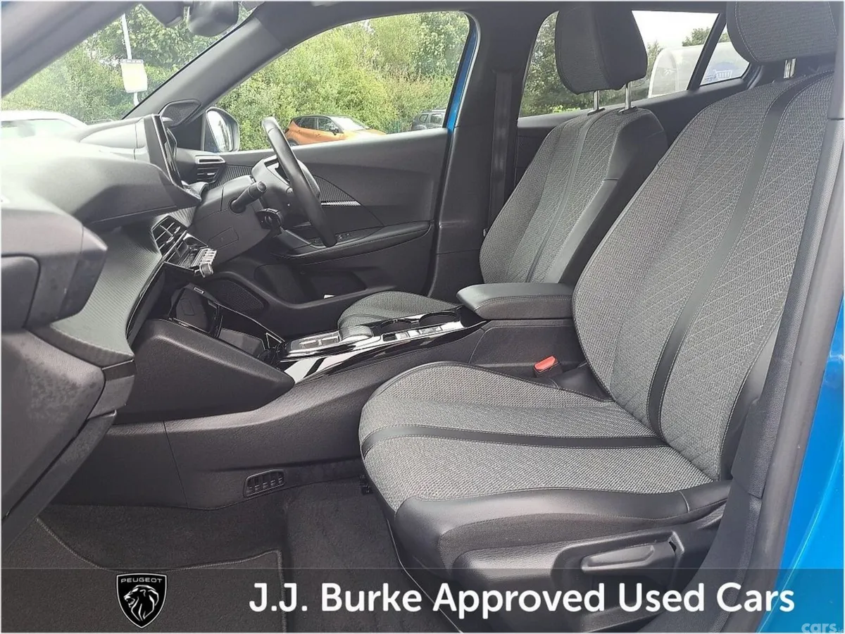 Peugeot 2008 MPV, Electric, 2024, Blue