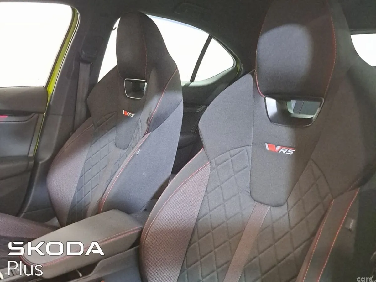 Skoda Octavia Saloon, Petrol, 2025, Green