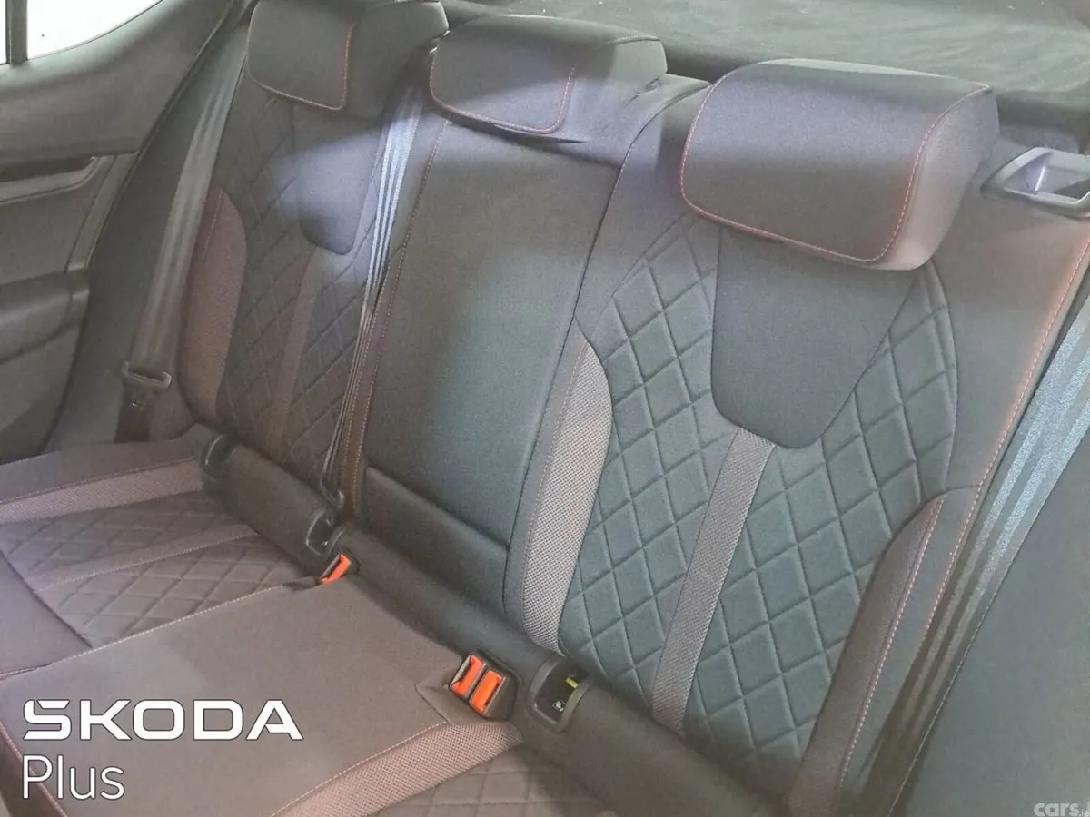 Skoda Octavia Saloon, Petrol, 2025, Green