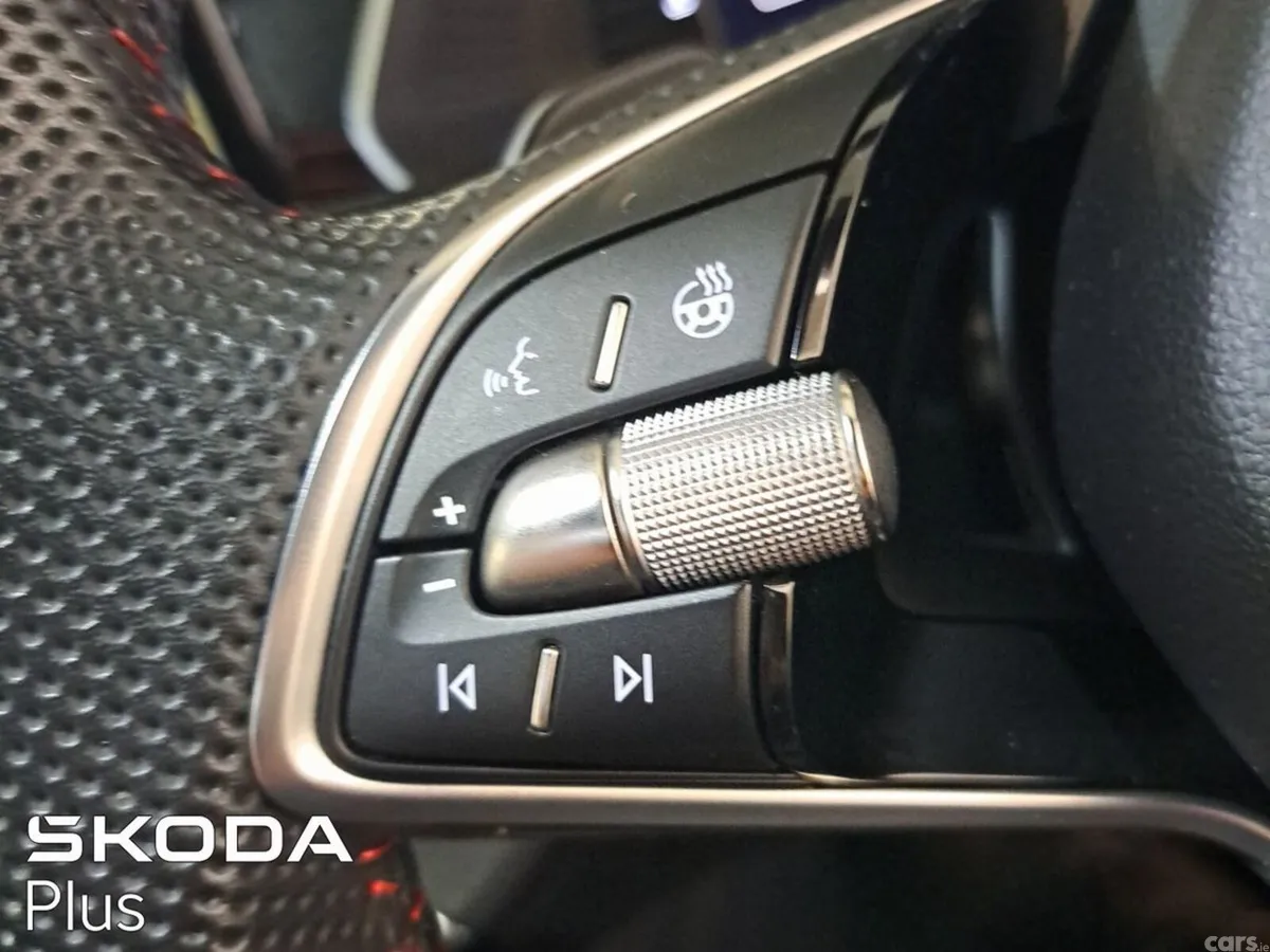 Skoda Octavia Saloon, Petrol, 2025, Green