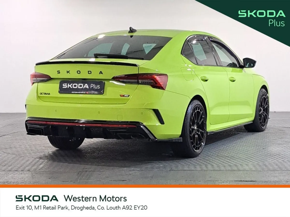 Skoda Octavia Saloon, Petrol, 2025, Green