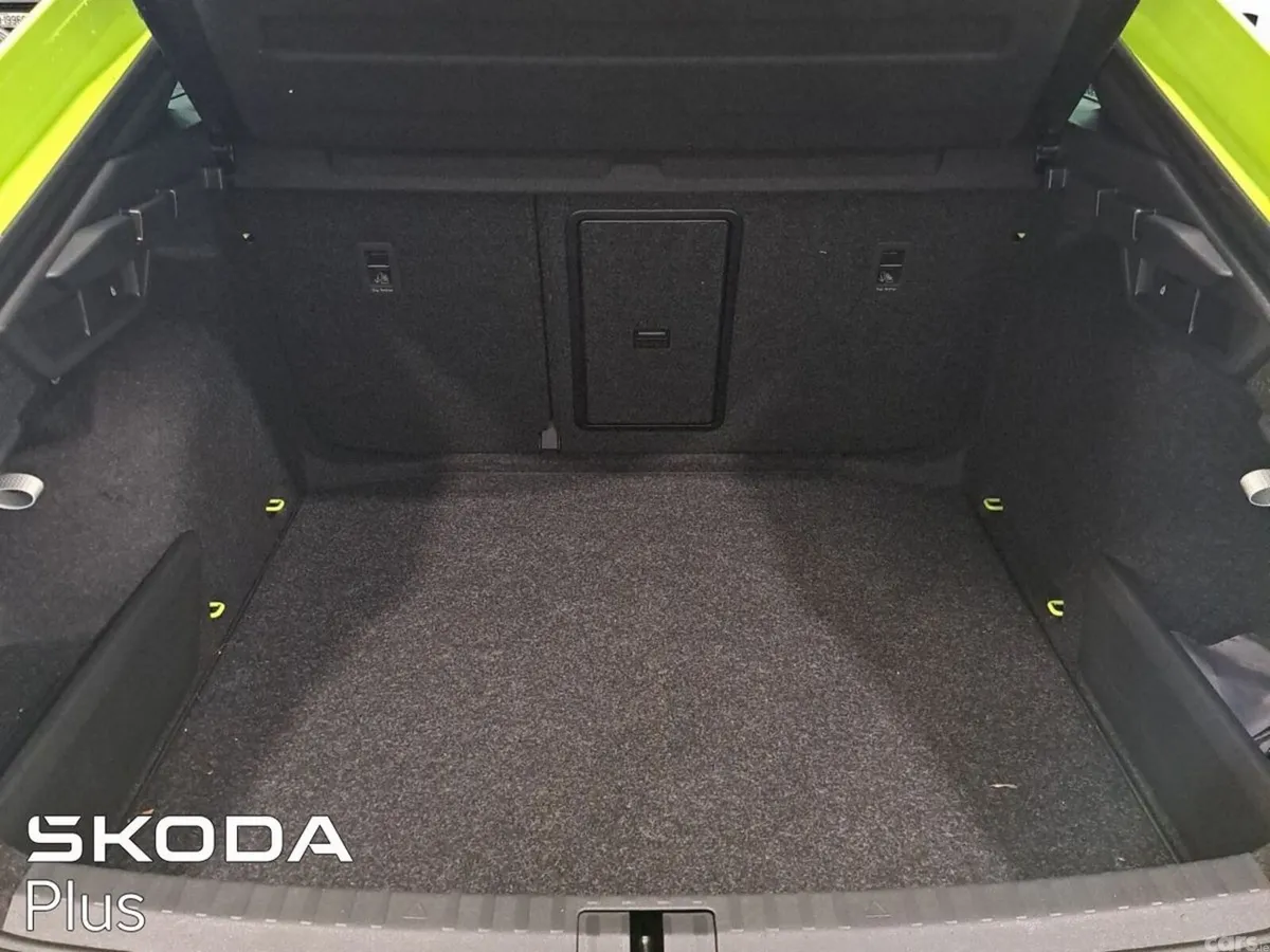 Skoda Octavia Saloon, Petrol, 2025, Green