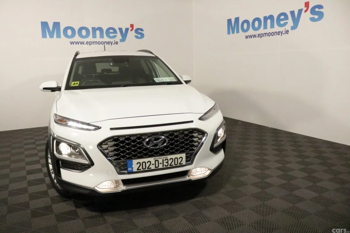 Hyundai KONA SUV, Petrol, 2020, White