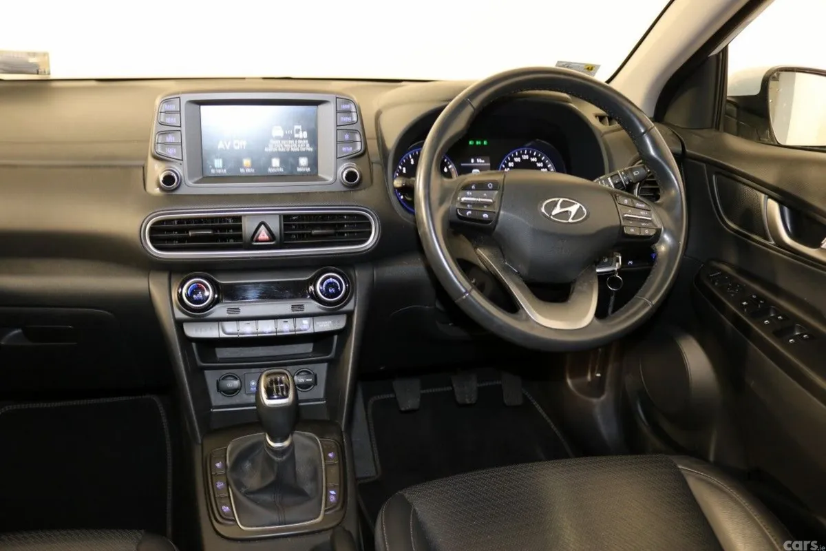 Hyundai KONA SUV, Petrol, 2020, White