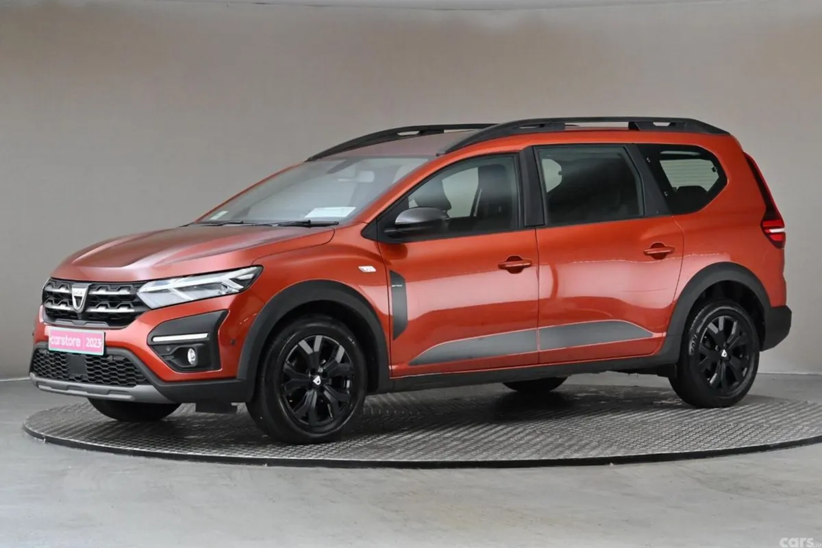 Dacia Jogger MPV, Petrol, 2023, Brown