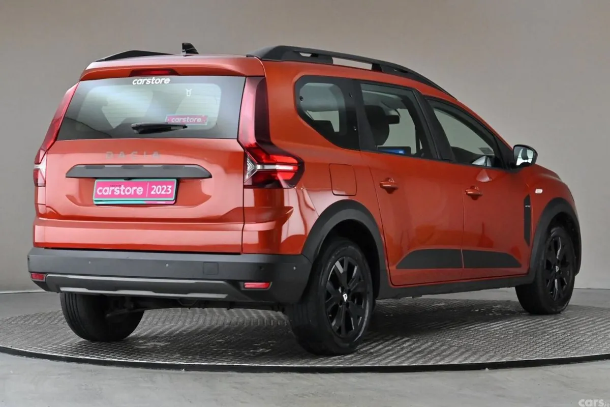 Dacia Jogger MPV, Petrol, 2023, Brown