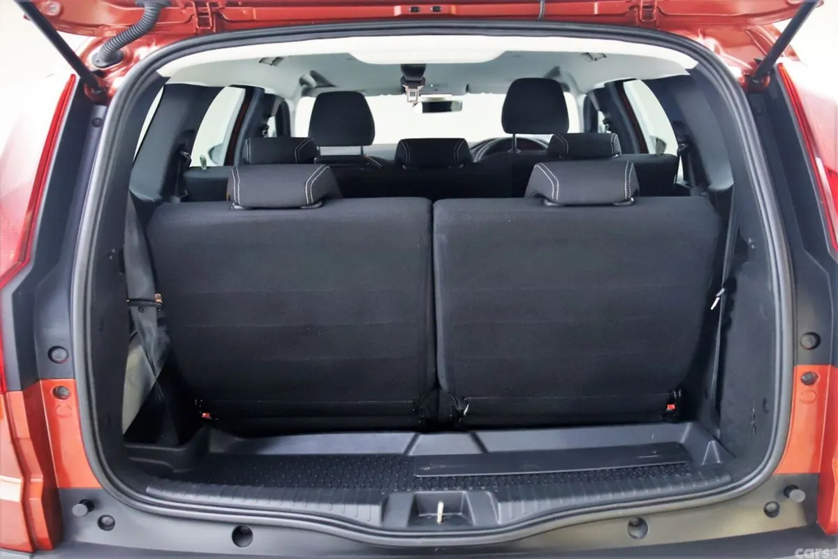 Dacia Jogger MPV, Petrol, 2023, Brown