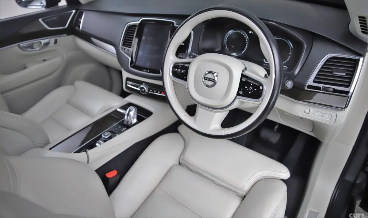Volvo XC90 SUV, Petrol Plug-in Hybrid, 2018, Grey