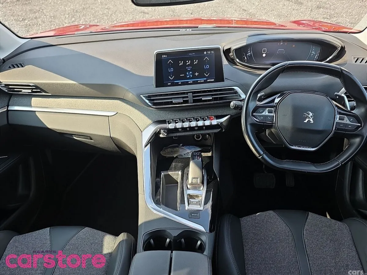 Peugeot 5008 MPV, Diesel, 2020, Red