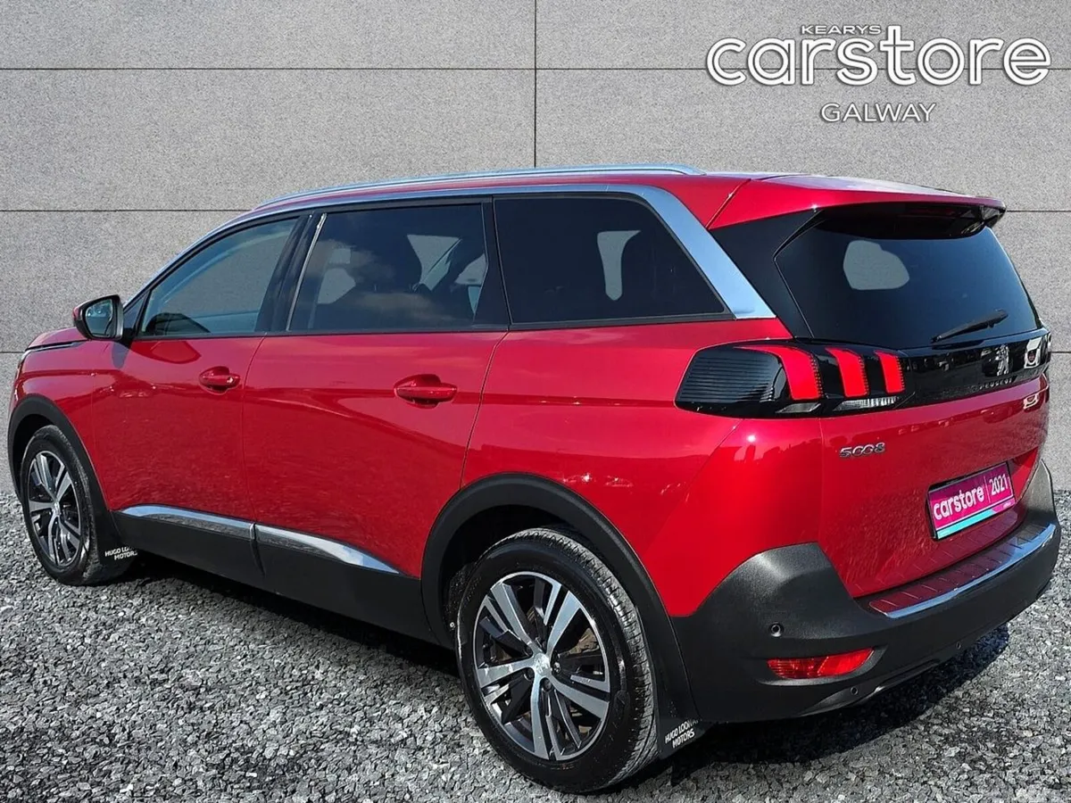 Peugeot 5008 MPV, Diesel, 2020, Red