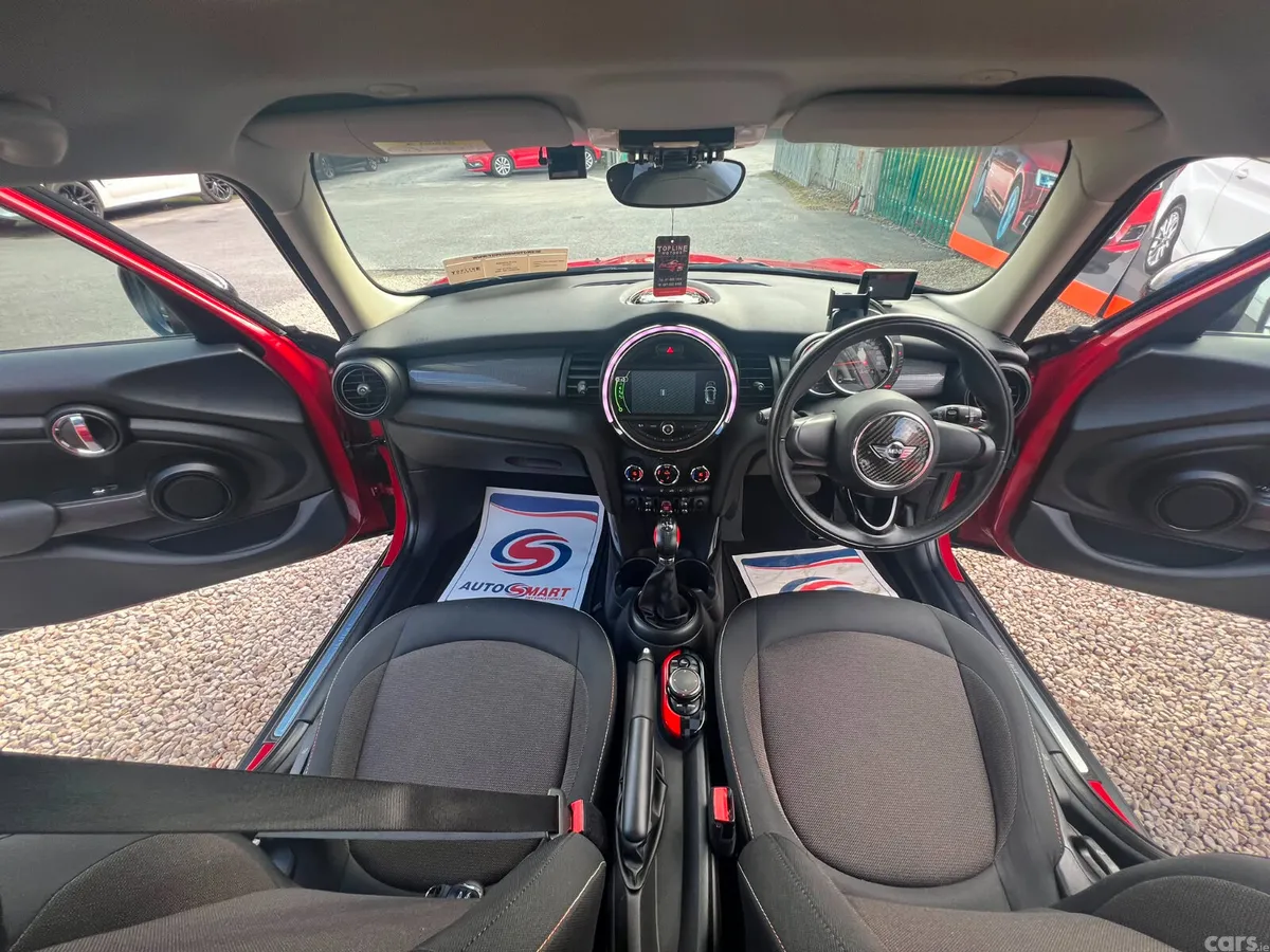 Mini Cooper Hatchback, Diesel, 2017, Red