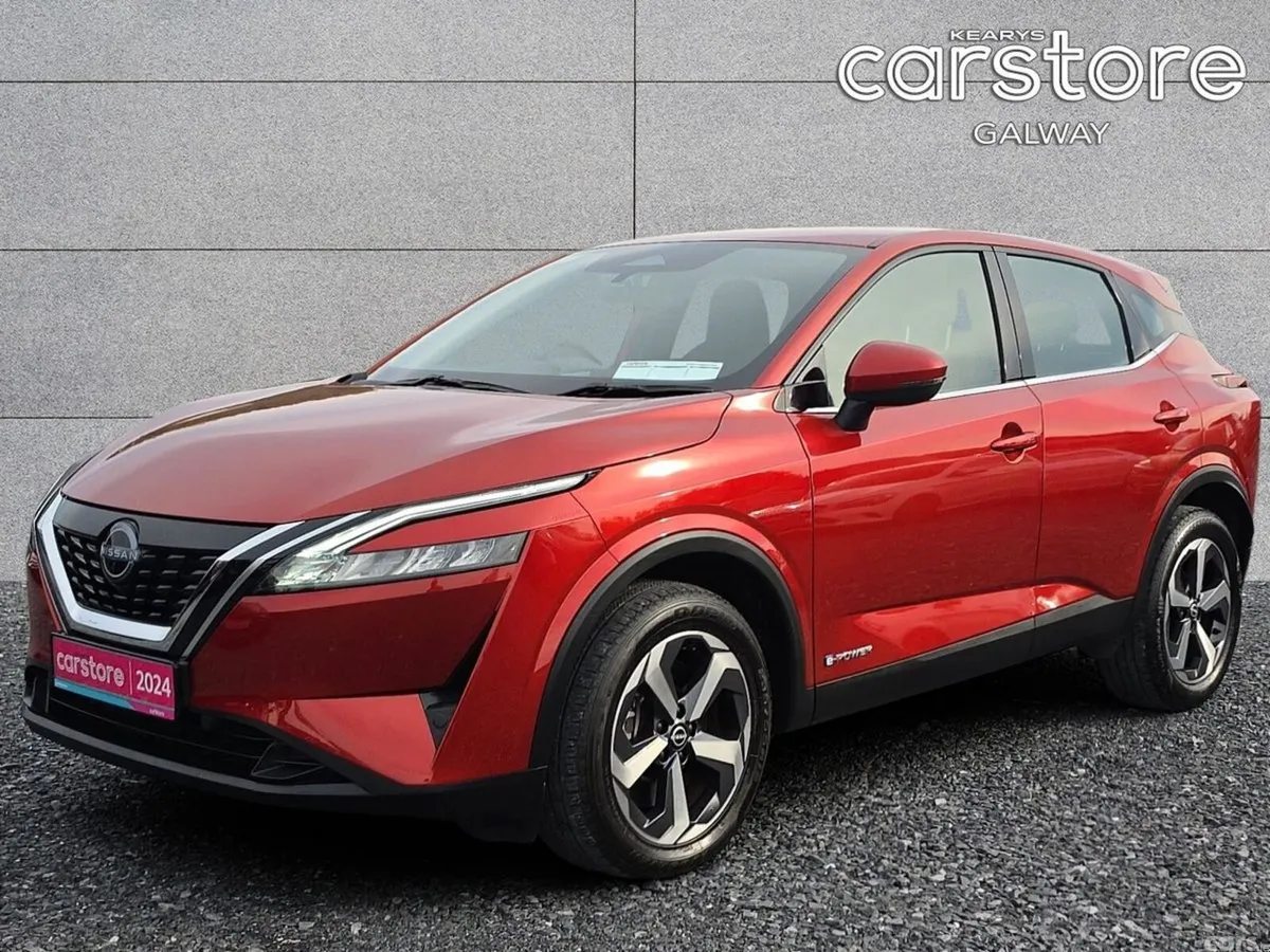Nissan Qashqai MPV, Petrol, 2024, Red