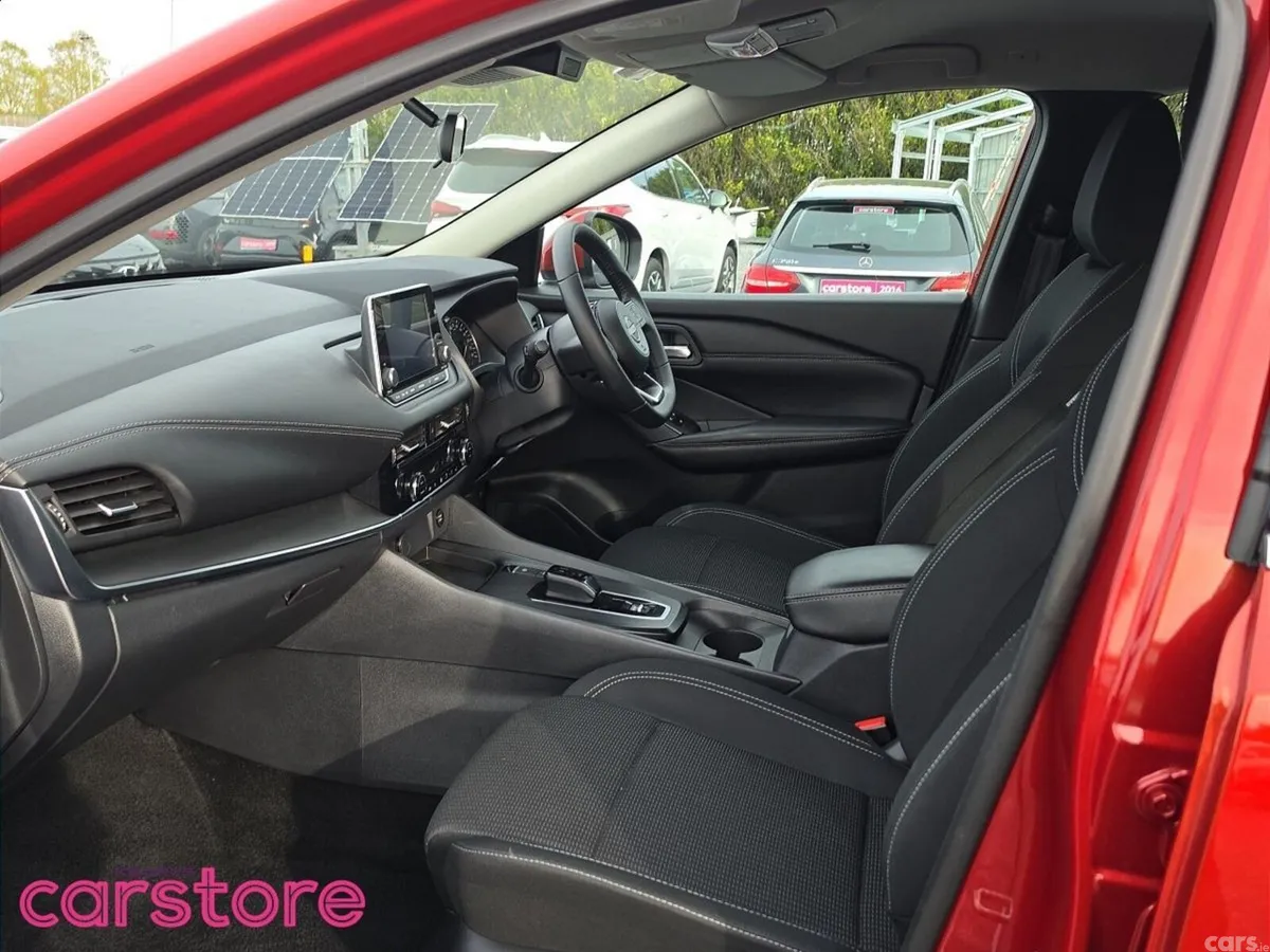 Nissan Qashqai MPV, Petrol, 2024, Red