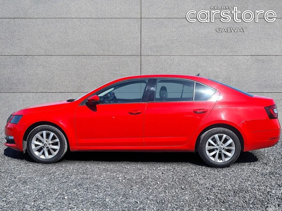 Skoda Octavia Saloon, Petrol, 2021, Red