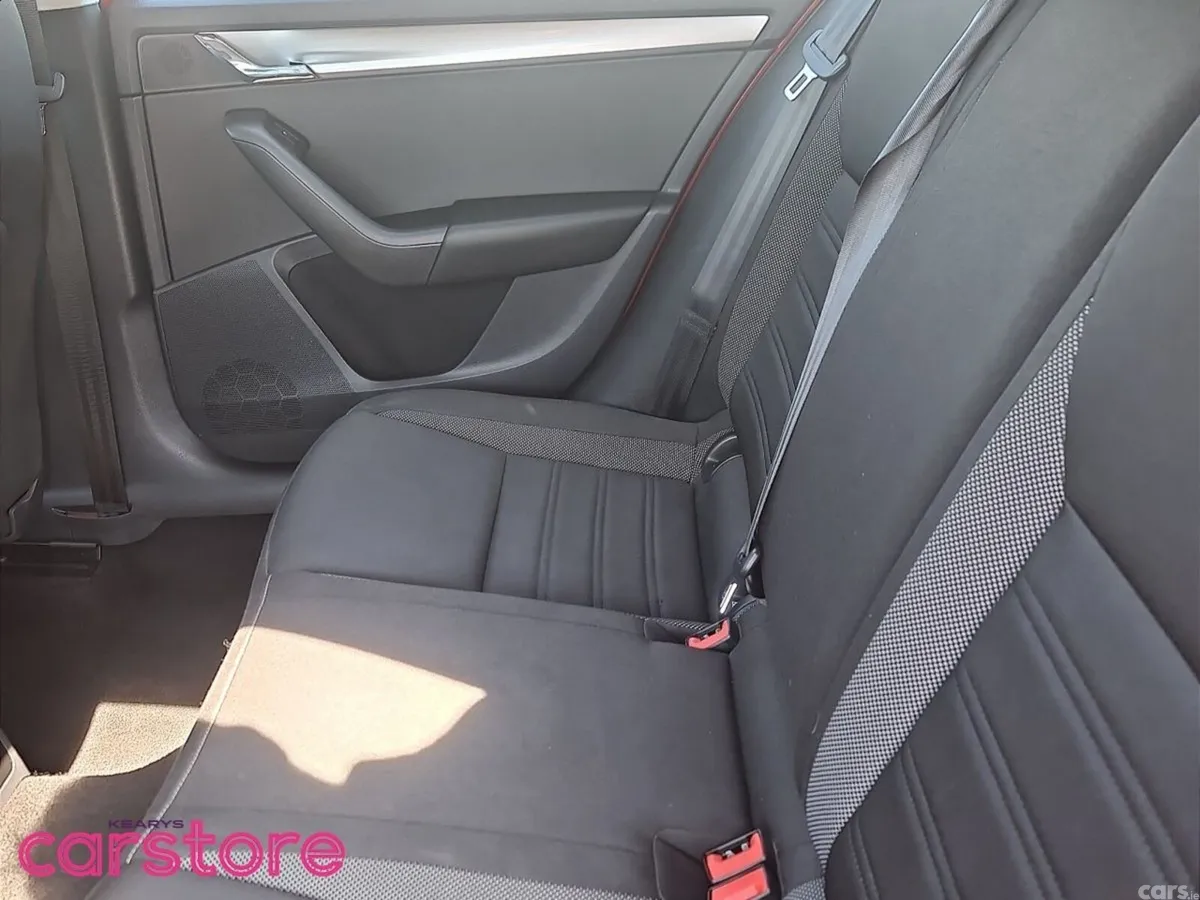 Skoda Octavia Saloon, Petrol, 2021, Red