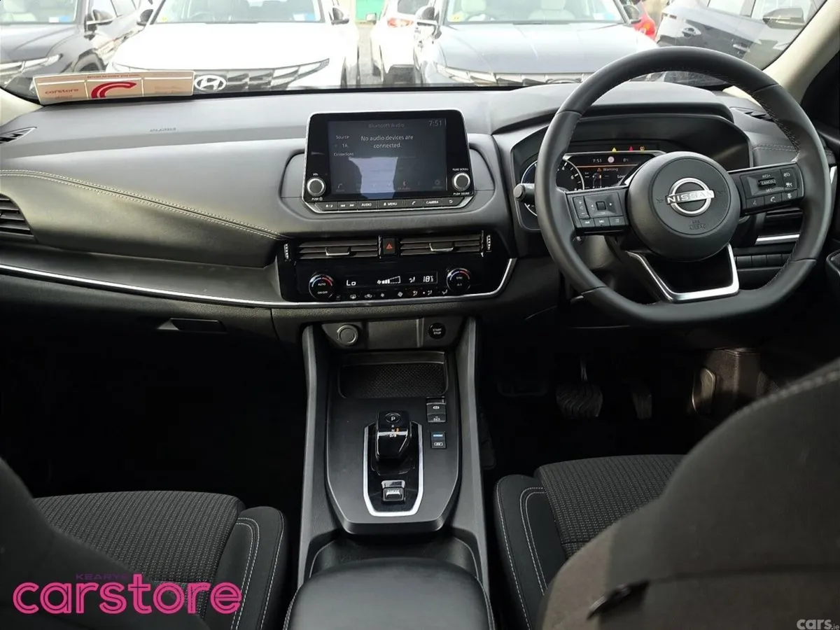 Nissan Qashqai MPV, Petrol, 2024, Red