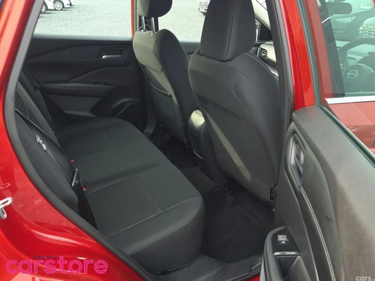 Nissan Qashqai MPV, Petrol, 2024, Red