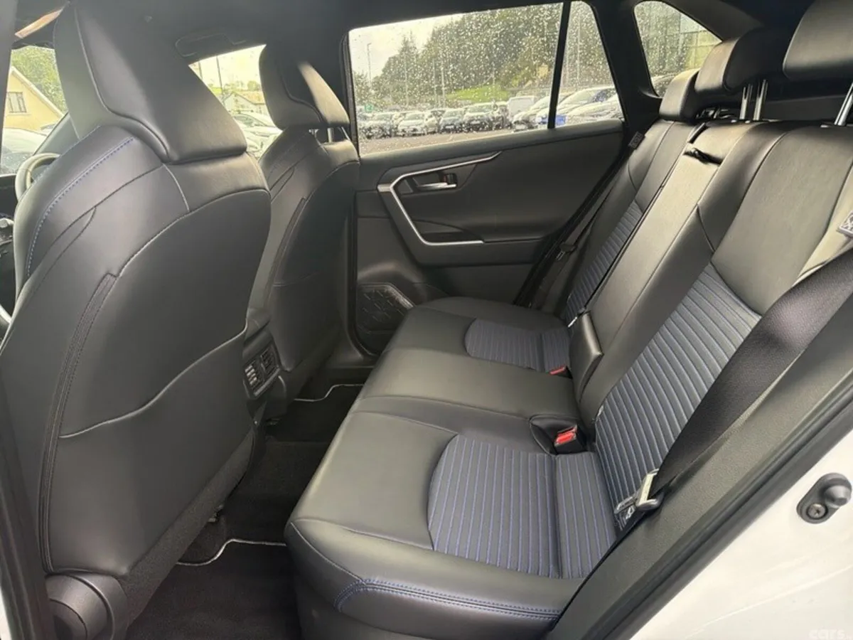 Toyota RAV4 SUV, Petrol Hybrid, 2024, White